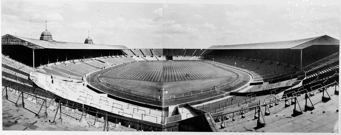 Pohled na stadion ve Wembley před započetím letních olympijských her v Londýně v roce 1948