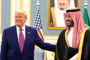 Trump (nejen) na fialovém koberci. Rijád uhranul šéfa Bílého domu