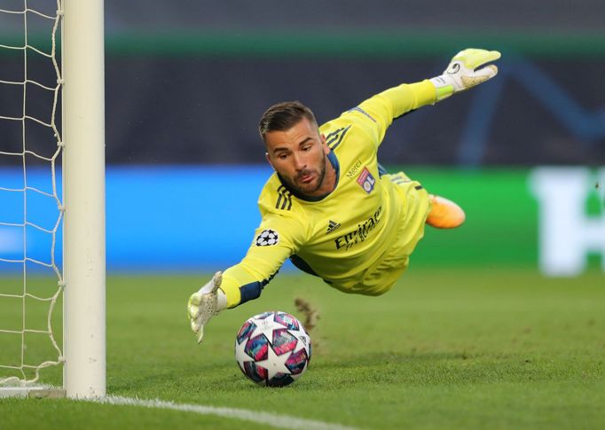 Anthony Lopes v semifinále LM Bayern - Lyon