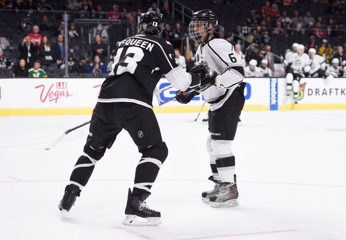 2017 NHL All Star Game: Justin Bieber (6) a Steven R. McQueen (13)