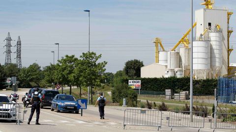 Teroristé zaútočili na americkou továrnu ve Francii