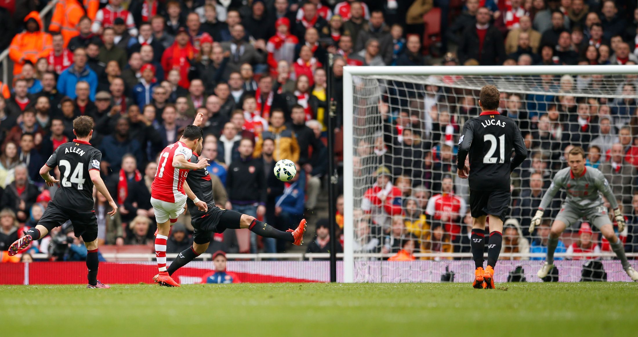 PL, Arsenal-Liverpool: Alexis Sánchez dává gól
