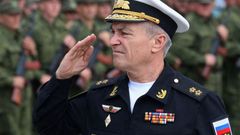 Viceadmirál Viktor Sokolov, velitel ruské Černomořské flotily, je podle Ukrajinců po smrti.