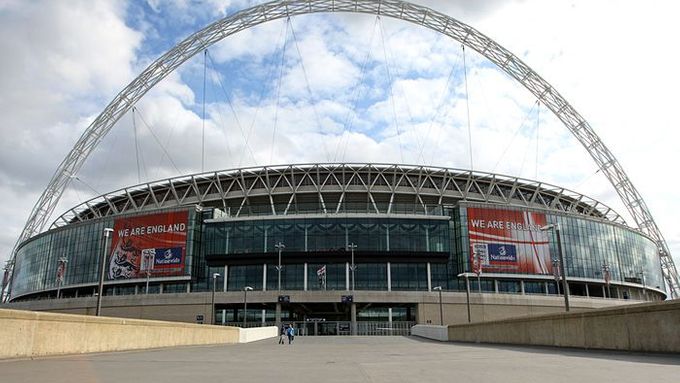 Nový stadion Wembley v Londýně za 1,2 mld. EUR slouží mj. domácím reprezentačním utkáním Anglie.