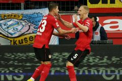 Hložek prvním gólem v bundeslize přispěl k vysoké výhře Leverkusenu