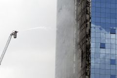 Požár zničil skleněný dům se 42 patry v Istanbulu