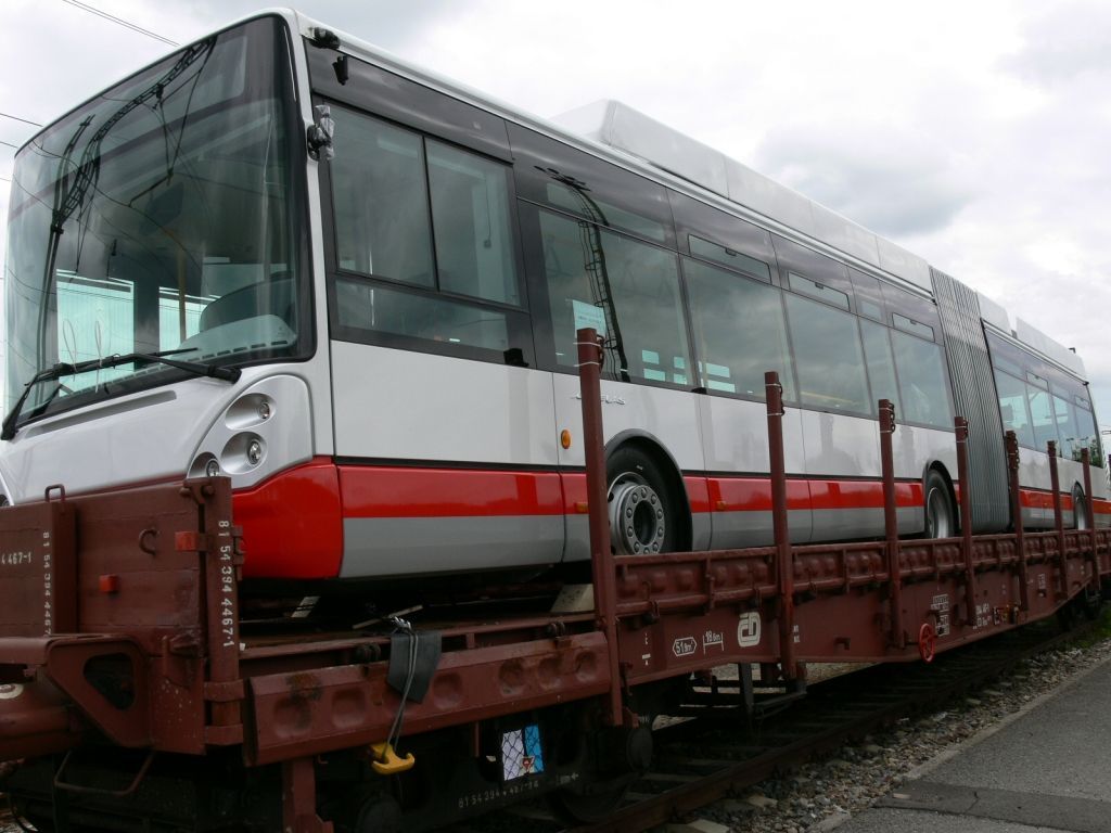 Trolejbus - transport z továrny
