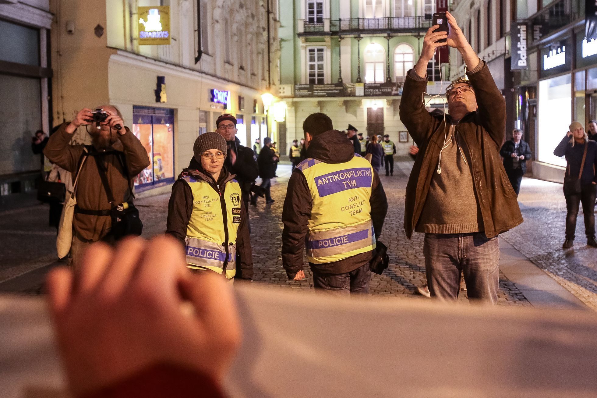 Oslava inaugurace Zemana a demonstrace za svobodná média na Václavském náměstí, Praha, 15.3.2018