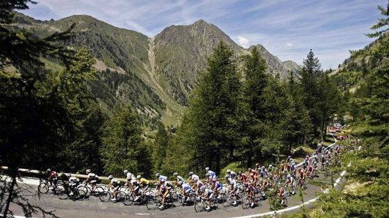 Tour de France šplhala do kopců. Podívejte