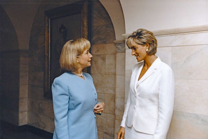 Lady Diana a tehdejší první dáma USA Hillary Clinton, Washington, 18. 6. 1997.