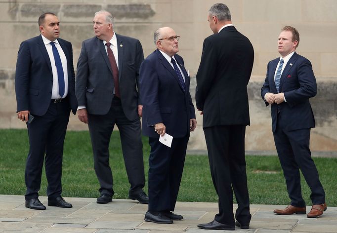 Rudy Giuliani někdejší starosta New Yorku před obřadem.