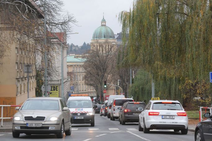 Pevnostní
Pevnostní ulice se definitivně potvrdí jako objízdná trasa pro zacpané Vítězné náměstí