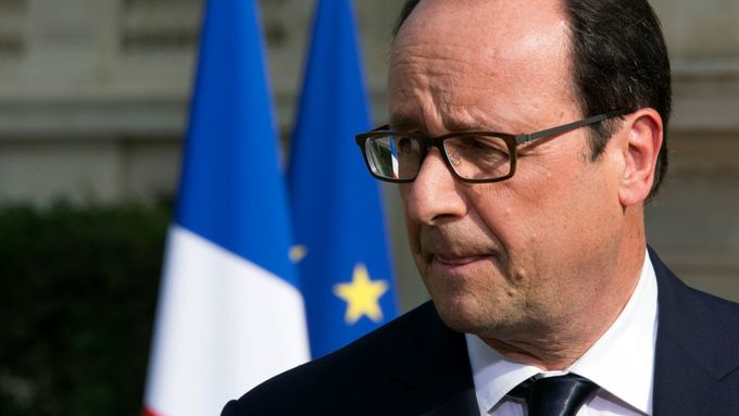 Hollande má za sebou polovinu pětiletého mandátu a jeho socialistické vládě se navzdory předvolebním slibům z roku 2012 nedaří oživit pracovní trh.