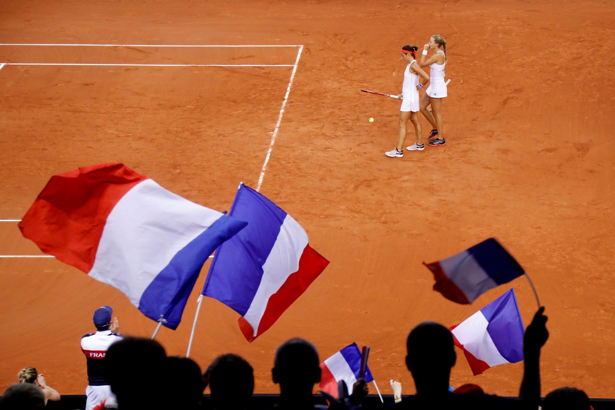 Francouzky se radují z vítězství ve Fed Cupu 2019