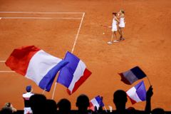 Francouzky jsou nástupkyněmi Češek na fedcupovém trůnu, hrdinkou je Mladenovicová