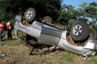 Při páteční nehodě byl zimbabwský premiér Morgan Tsvangirai vážně zraněn. Jeho žena při nehodě zemřela.