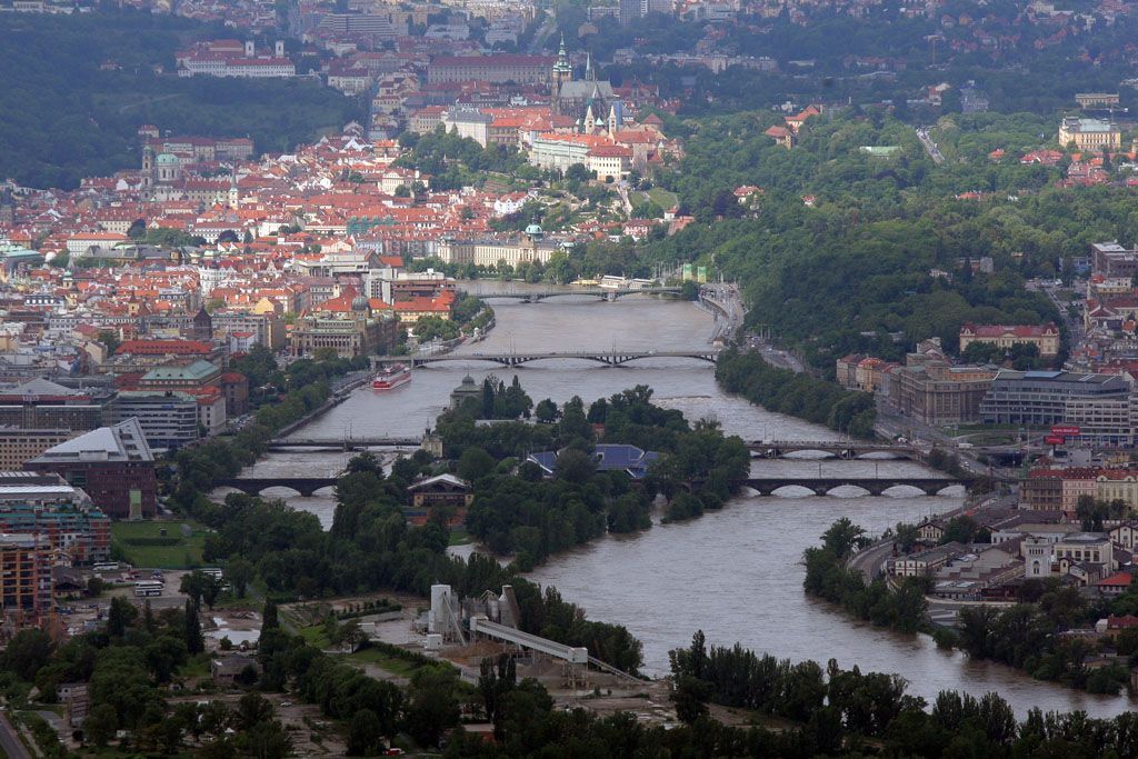 Letem nad zatopeným světem