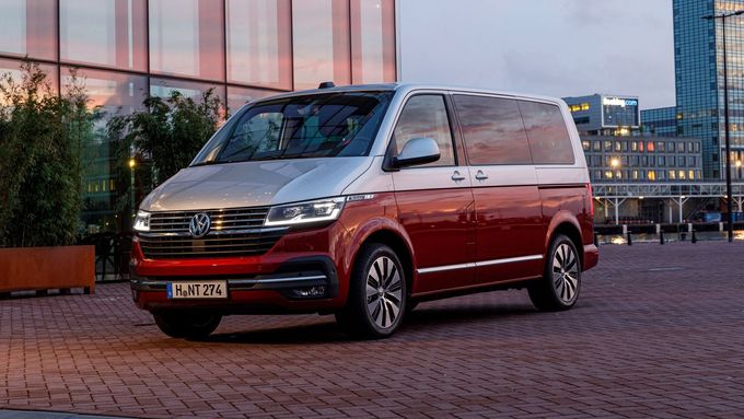 Volkswagen Multivan 6.1 už neobjednáte, vybírat je ale možné ze skladových zásob.