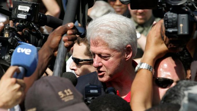 Bývalý prezidnt Bill Clinton na snímku z 5. února v Port-au-Prince. Clinton se stal zvláštním zmocněncem pro obnovu Haiti.