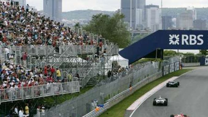 Piloti formule jedna v Montrealu trénují na Velkou cenu Kanady.