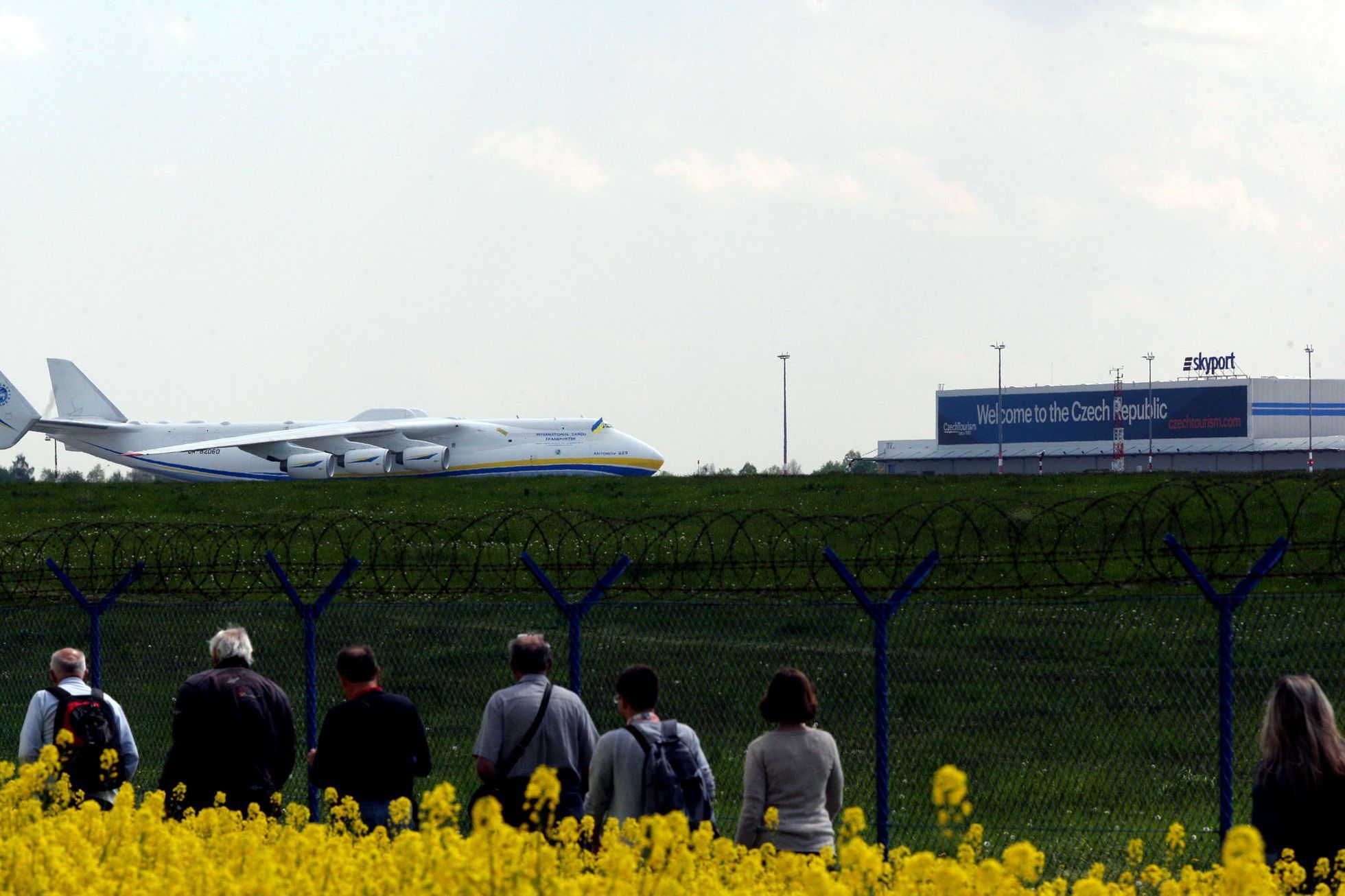 An-225 Mrija přiltálo v Praze
