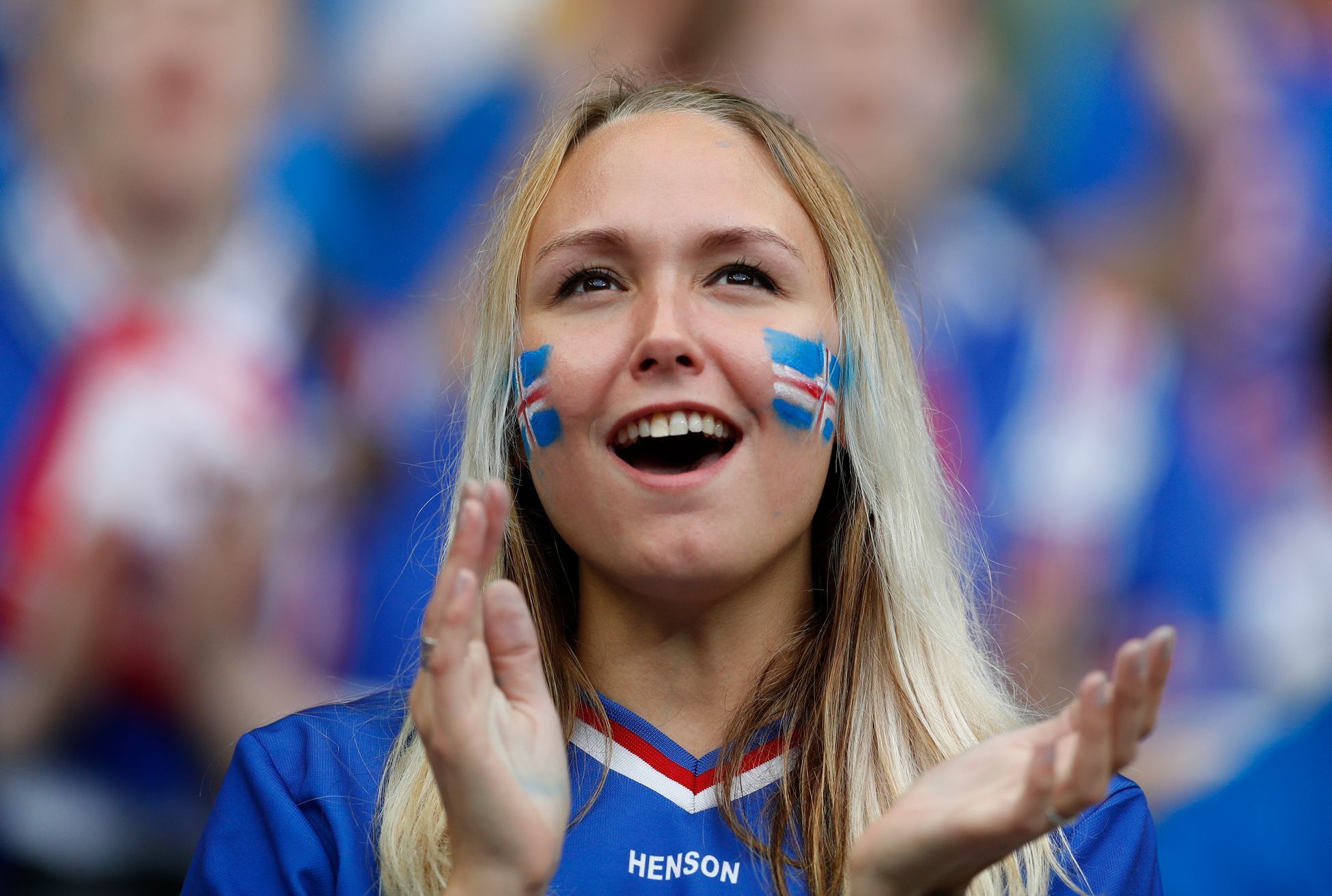 Euro 2016, Francie-Island: fanynka Islandu