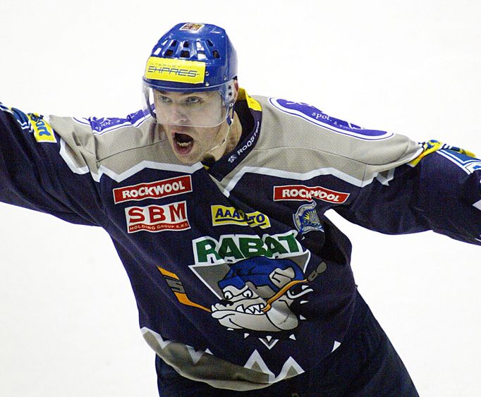 Český hokejista Jaromír Jágr v dresu HC Rabatu Kladno během sezóny 2004/05.