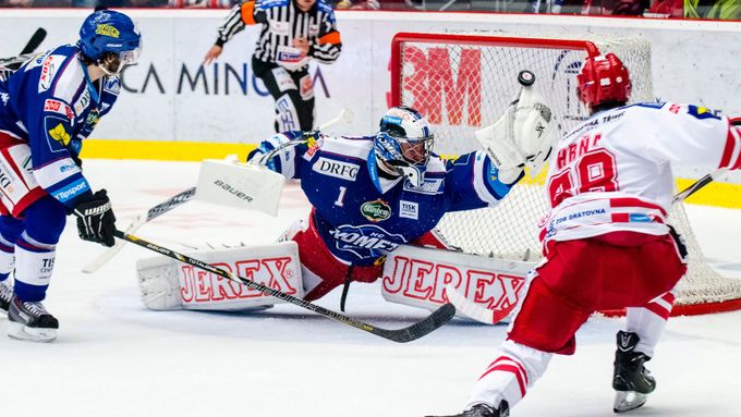 Hokejové extraliga má za sebou první čtvrtinu své základní části. Na prvních dvou místech trůní Kometa Brno a Třinec.