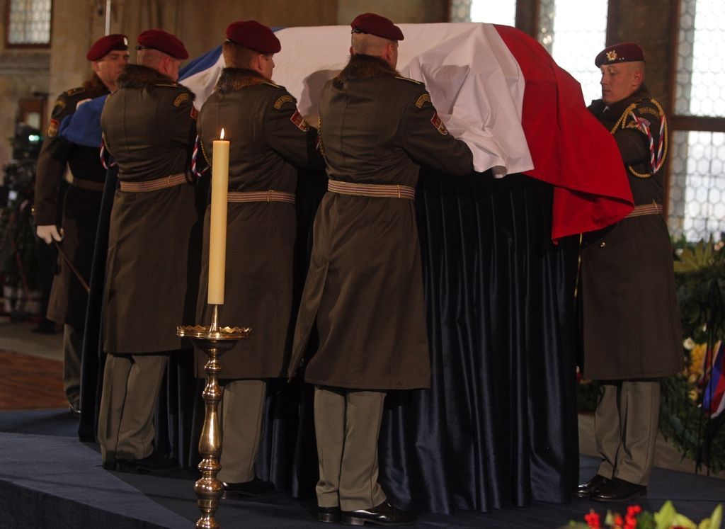 Smutečním ceremoniál ve Vladislavském sále