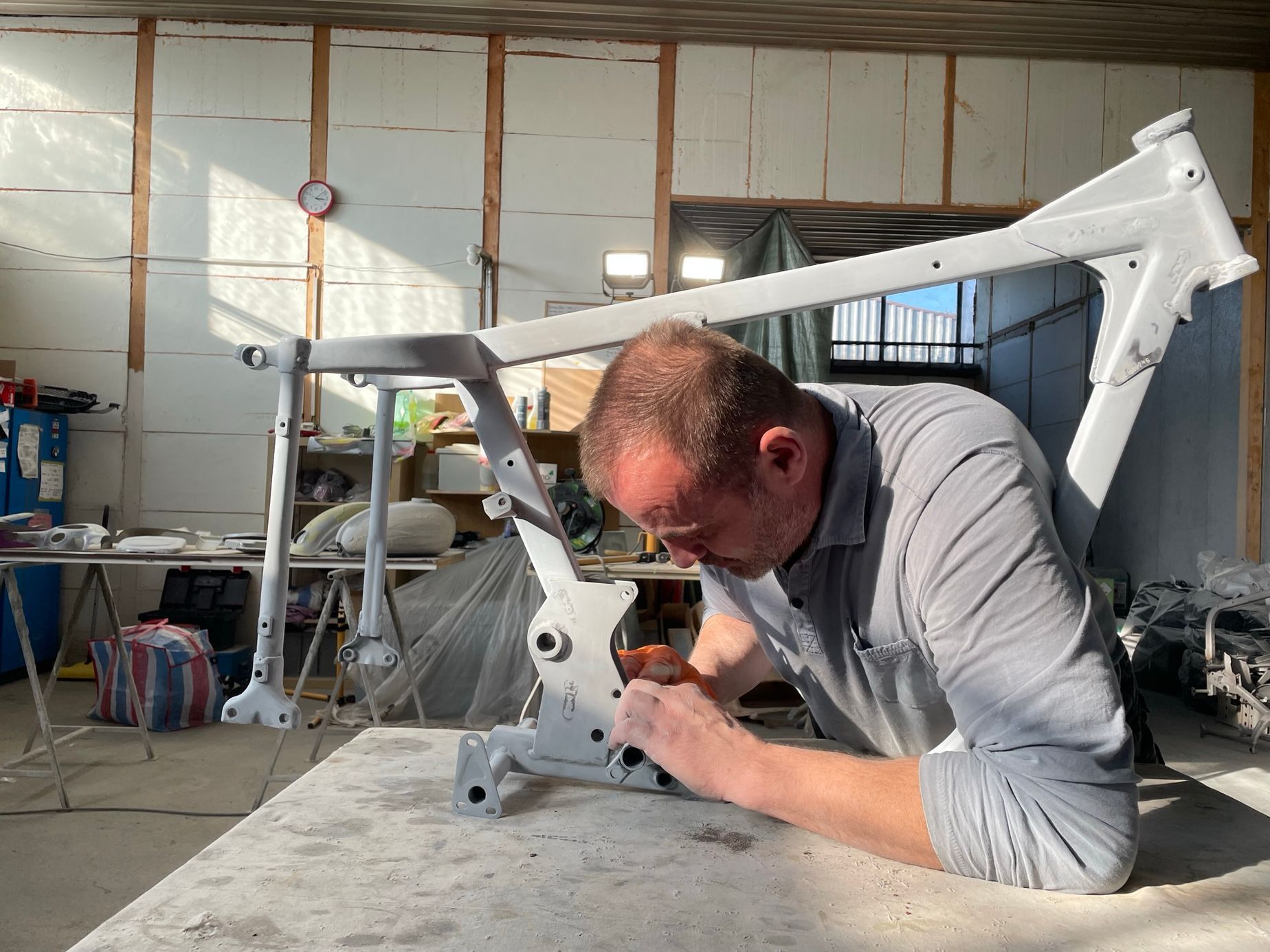 Lakování Jawy 250/559 panelky, díl 4