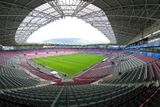 Pod střechu stadionu se vejde všech 30.000 fanoušků.