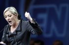 Nastal čas chopit se moci, tvrdí Marine Le Penová