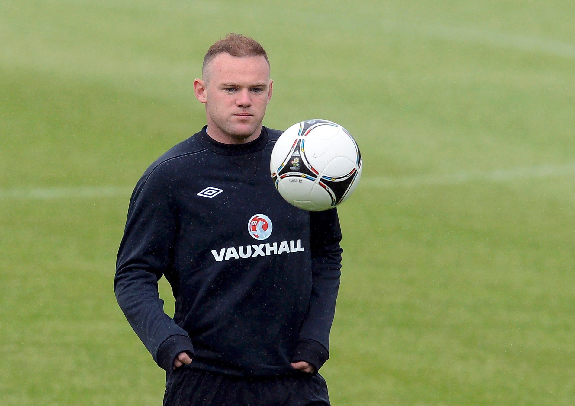 Wayne Rooney při tréninku v Krakově
