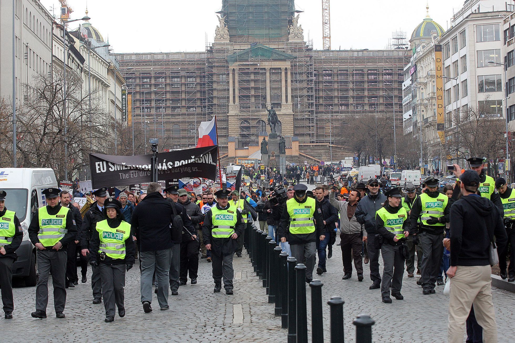 Demonstrace automatických střelců