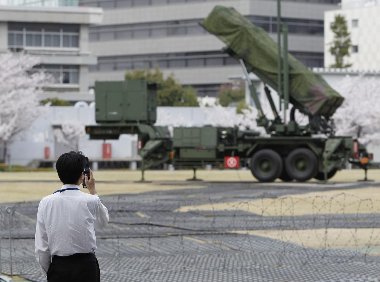 Japonsko - příprava na start rakety KLDR
