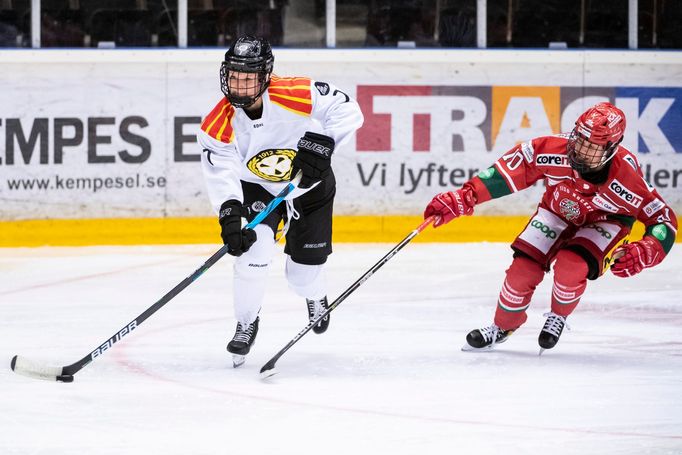 Samantha Kolowratová v dresu Brynäs.