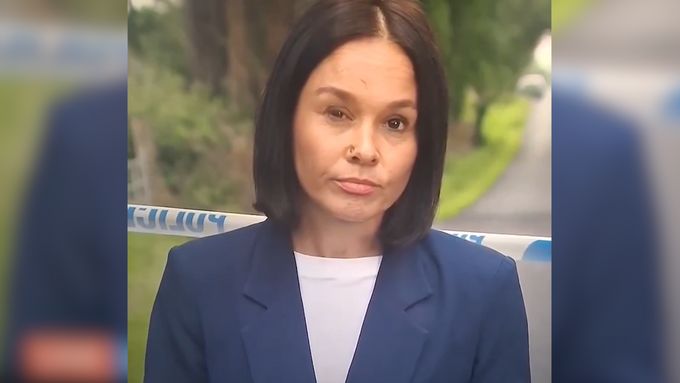 Reportérku při živém vstupu otravovala dotěrná vosa, nakonec to novinářka nevydržela