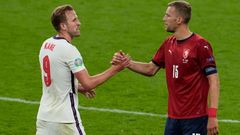 Harry Kane a Tomáš Souček po zápase Česko - Anglie na ME 2020