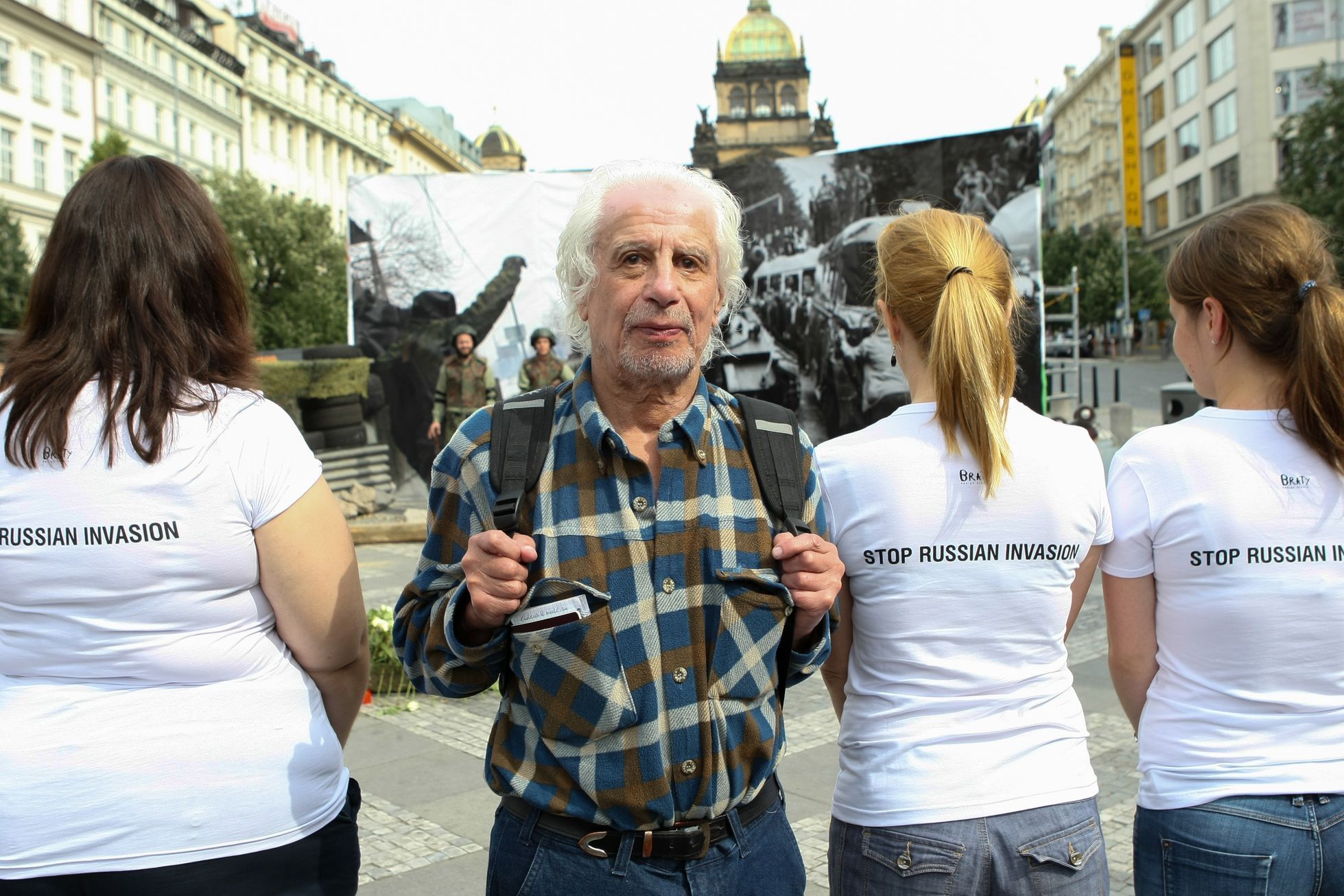 Happening na Václavském náměstí U nás pomáhali taky - proti okupaci