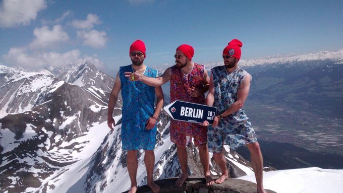Martin Panulin, Jakub Dušek a Petr Paseka alias tým Happy three friends v Innsbrucku.