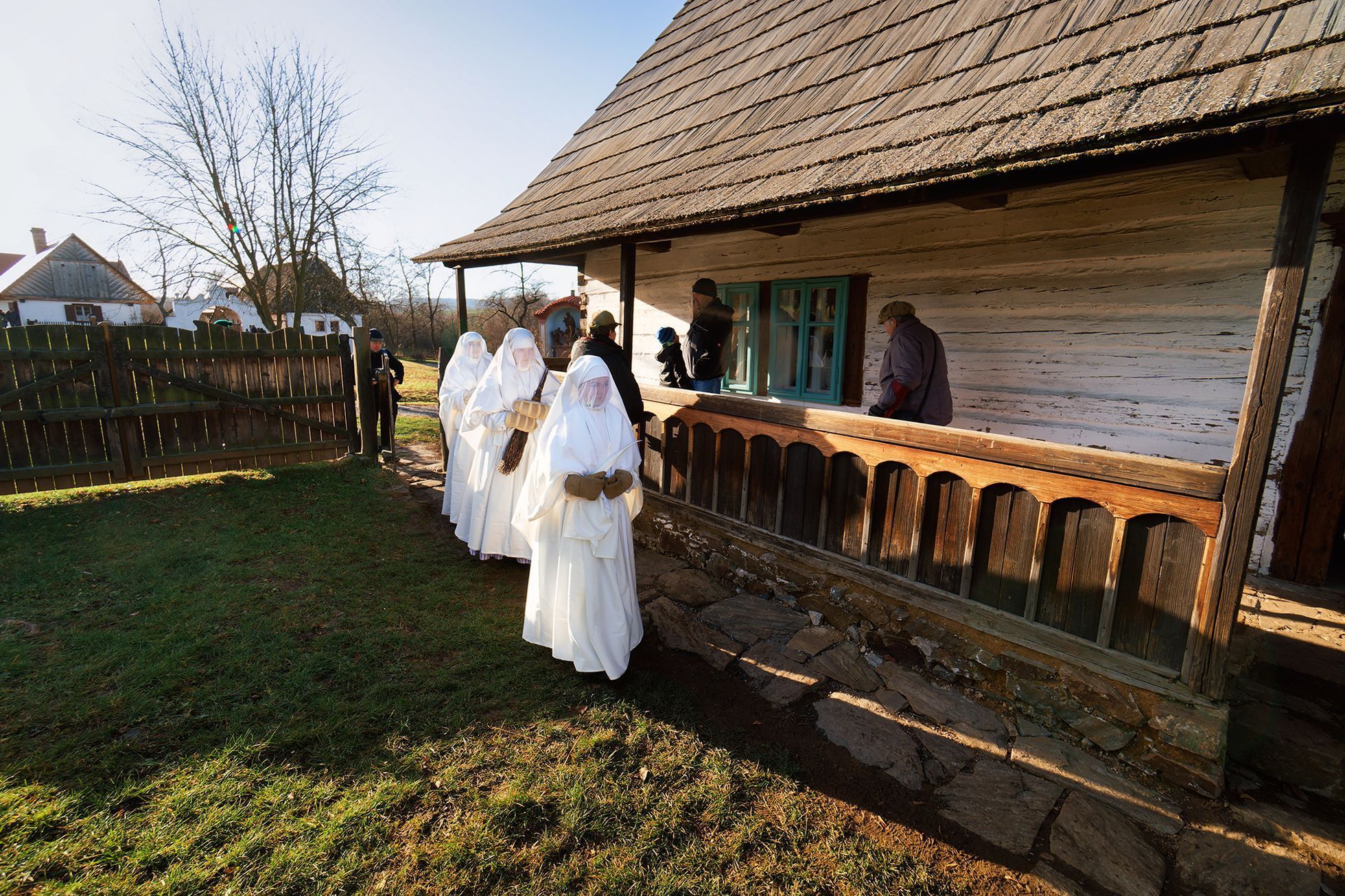 Advent ve skanzenu v Kouřimi. Mýtické postavy a zvyky na fotkách, prosinec 2023