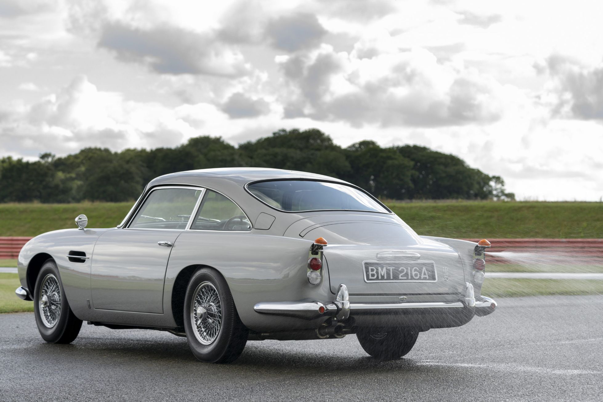 Aston Martin DB5 Bond Continuation
