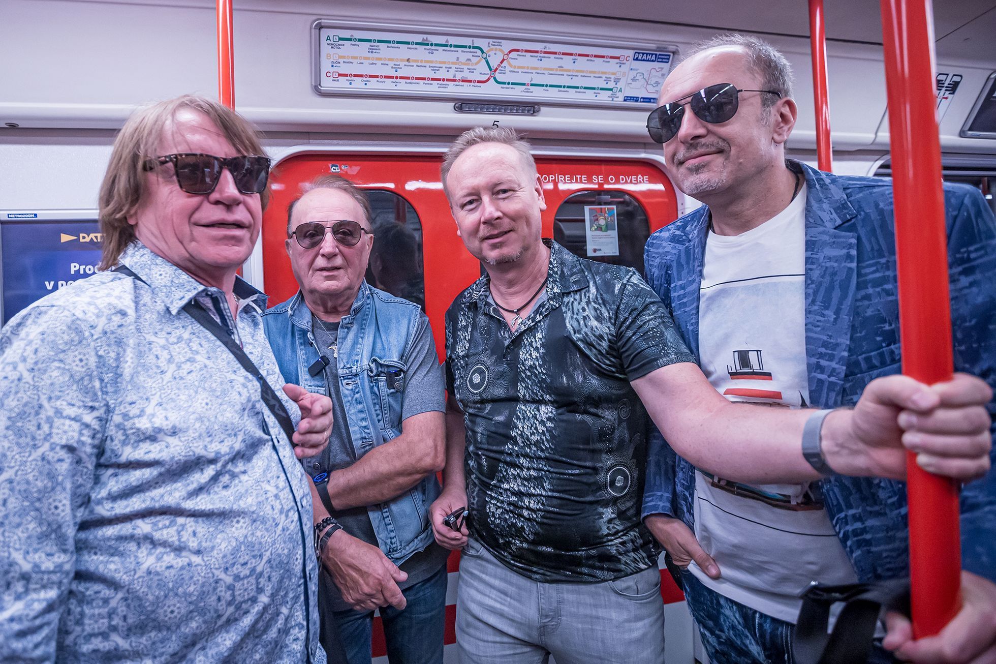 Vystoupení skupiny Olympic v pražském metru, čtvrtek 29. června 2023.