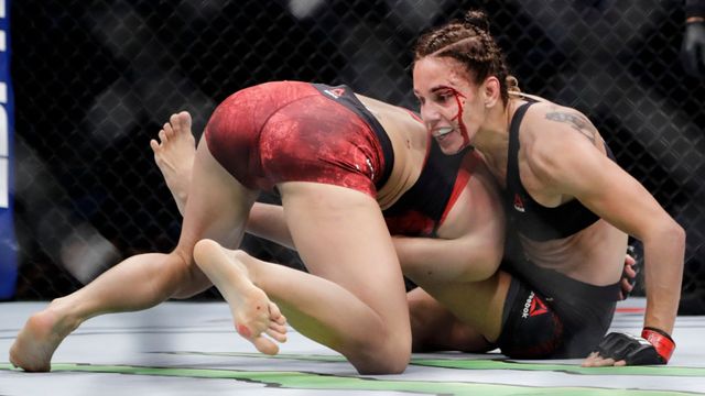 Lucie Pudilová v zápase proti Antonině Ševčenkové