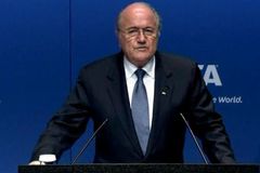 Blatter si vysloužil kritiku za bagatelizování rasismu