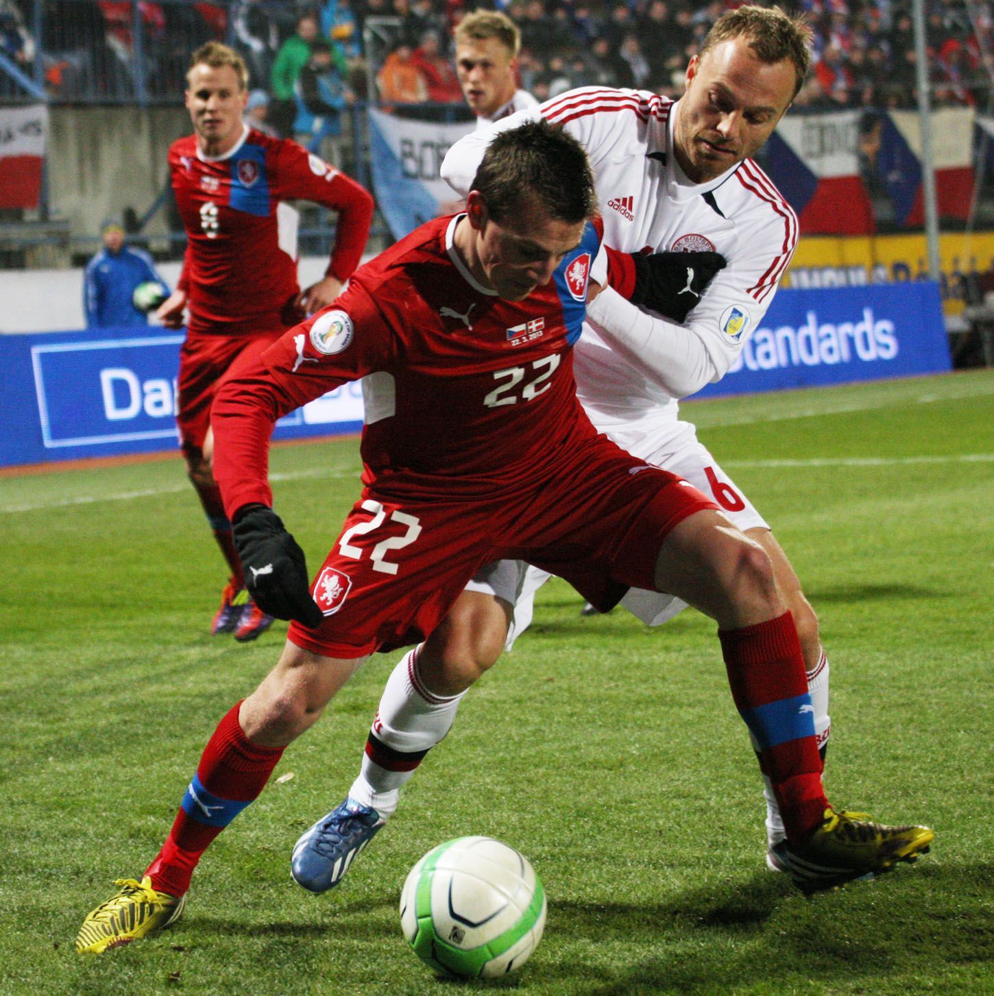Fotbal, Česko - Dánsko: Vladimír Darida - Lars Jacobsen