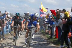 Cancellarův trapný pád i létající Sagan. Pět příběhů Pekla severu