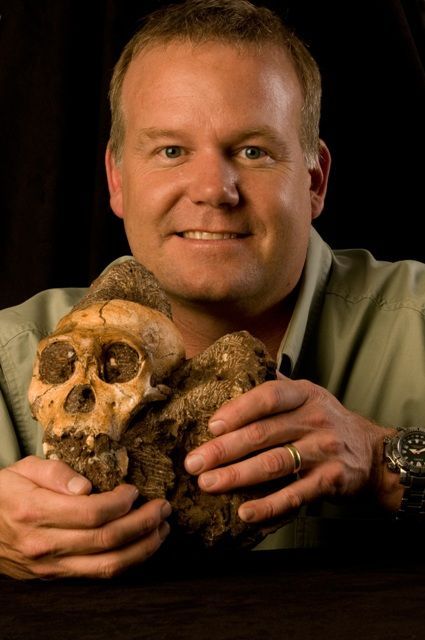 Australopithecus sediba - lebka a prof Lee Berger