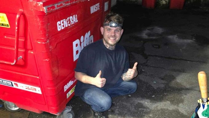 "Některé věci, které obchody vyhodí, mi hlava nebere," říká.