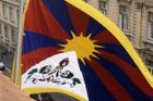 Tibetské vlajky vlají, Čína protestuje